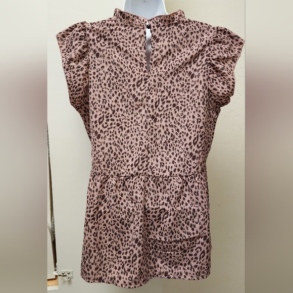 NWOT, Angashion, Size SMALL, Babydoll Cap sleeze Blouse - Picture 4 of 9